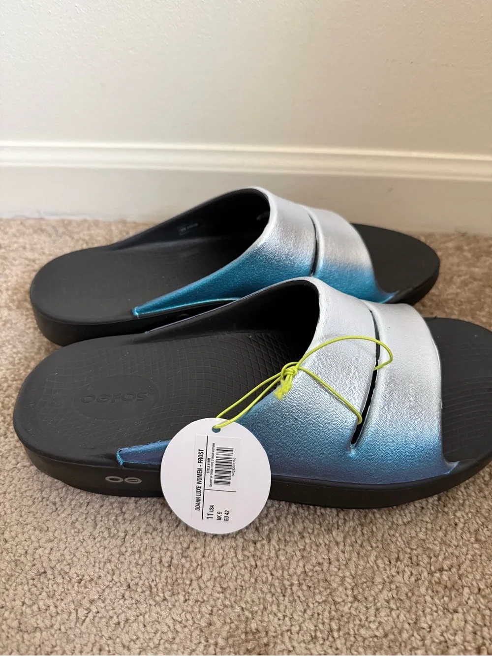 OOFOS OOAHH Luxe slide sandal